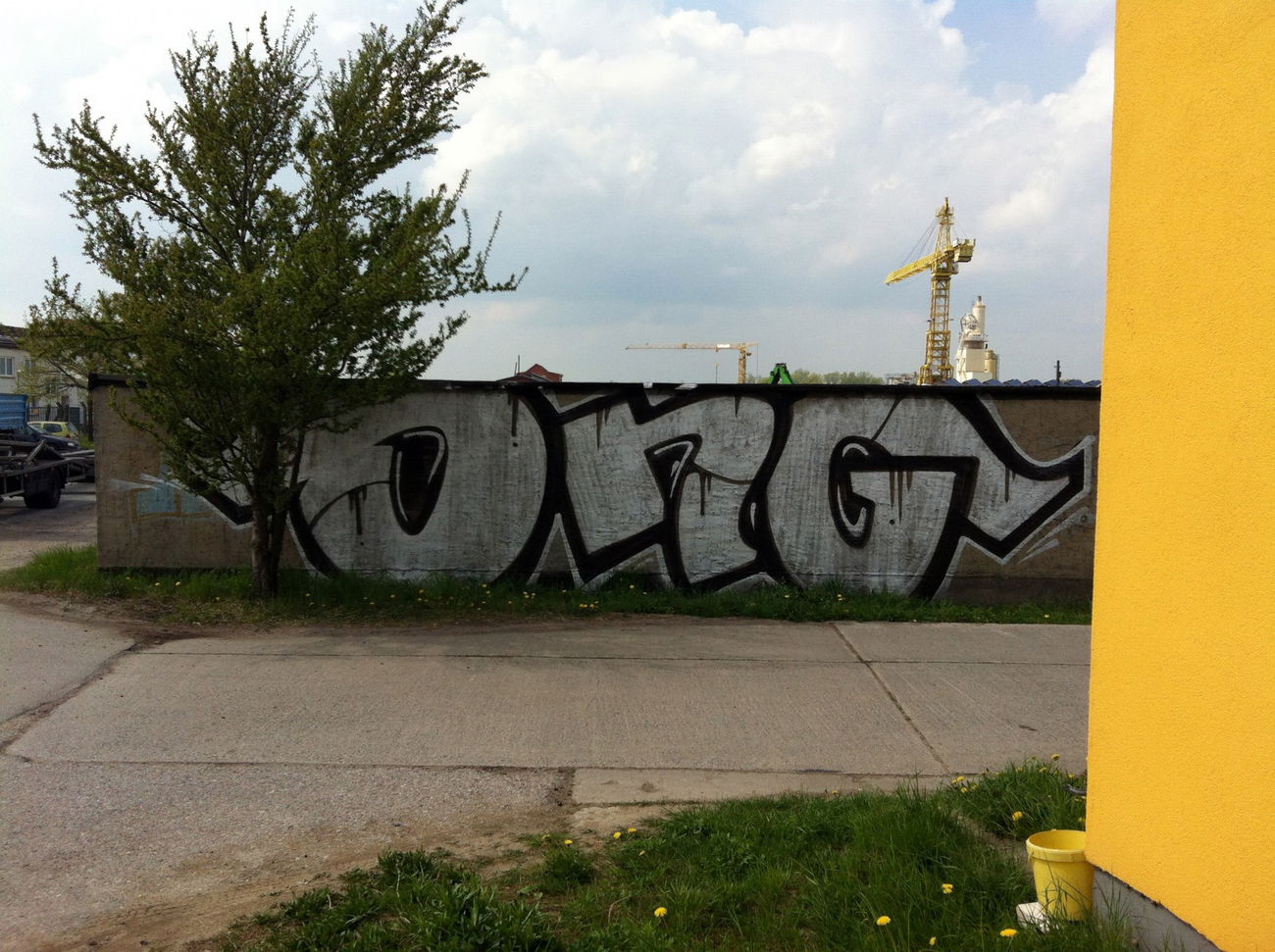 Graffiti Wall - Photo by egal098 - ong