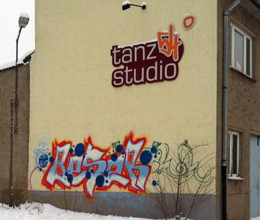 Graffiti Wall - Photo by egal098 - beser, ong