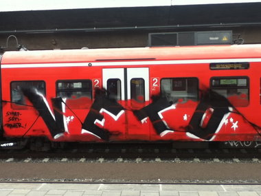 Graffiti Train - Photo by ehdualdefotz - veto, tfn, iws (2014)