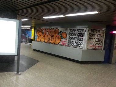 Graffiti Bombing - Photo by eiersalat - köln