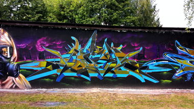 Graffiti Wall - Photo by ekison (2014)