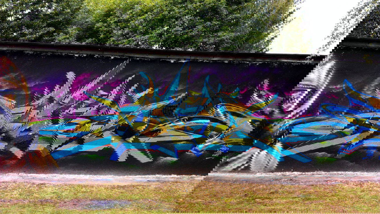Graffiti Wall - Photo by ekison (2014)