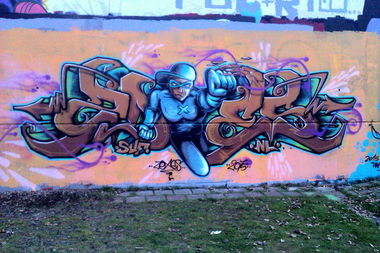 Graffiti Wall - Photo by ekszer - zoxes (2015)