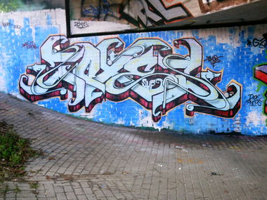 Graffiti Wall - Photo by ekszer - zoxes (2015)