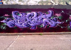 Graffiti Wall - Photo by ekszer - zoxes (2015)