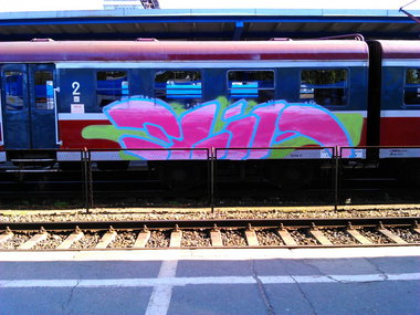 Graffiti Train - Photo by eliano1