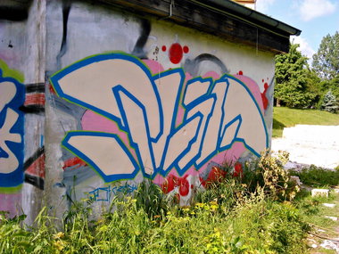 Graffiti Wall - Photo by eliano1