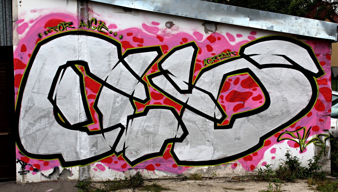 Graffiti Wall - Photo by eliano1