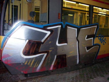 Graffiti Train - Photo by emilyerdbeere - che