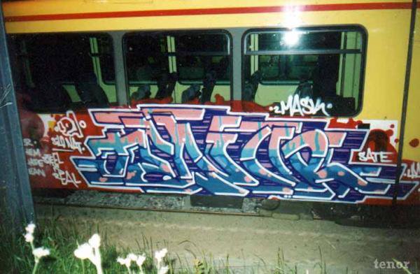 Graffiti Train - Photo by emilyerdbeere - tenor
