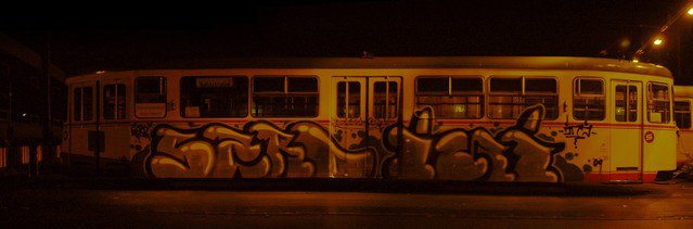 Graffiti Train - Photo by emilyerdbeere - serd, ini