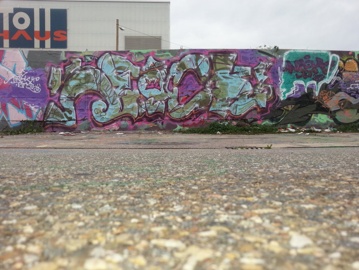 Graffiti Wall - Photo by emilyerdbeere - neock, karlsruhe