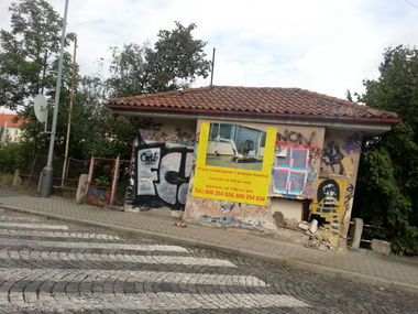 Graffiti Bombing - Photo by emilyerdbeere - fc, praha