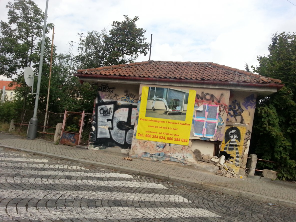 Graffiti Bombing - Photo by emilyerdbeere - fc, praha