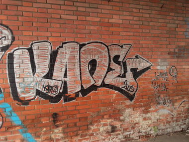 Graffiti Bombing - Photo by emilyerdbeere - kane, praha