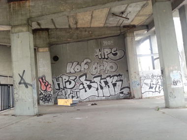 Graffiti Bombing - Photo by emilyerdbeere - hps, bnr, chp