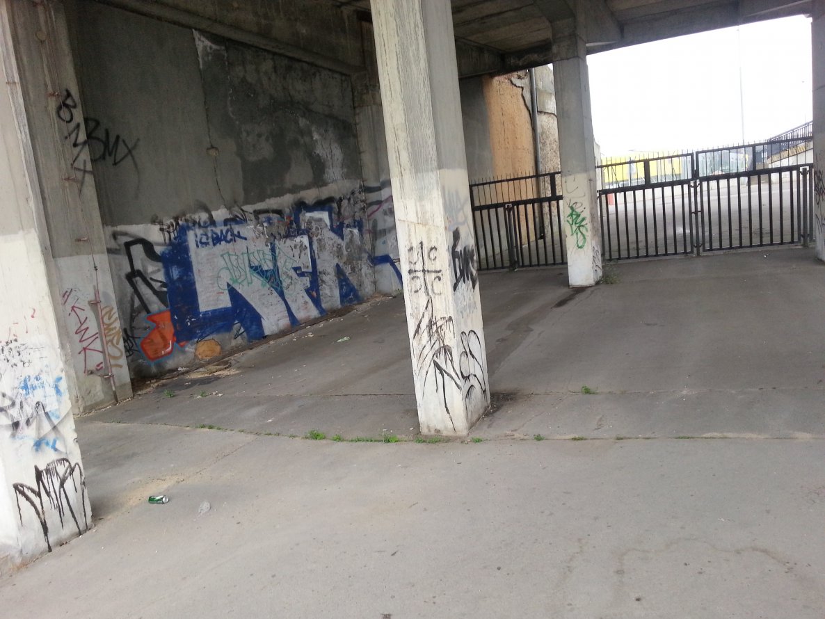 Graffiti Bombing - Photo by emilyerdbeere - tfk, praha