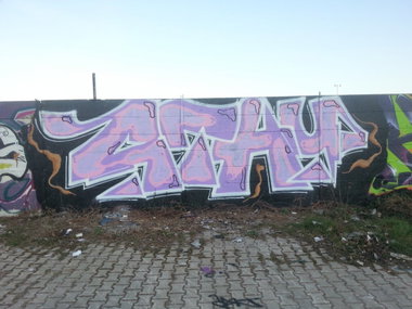Graffiti Wall - Photo by emilyerdbeere - stay, karlsruhe