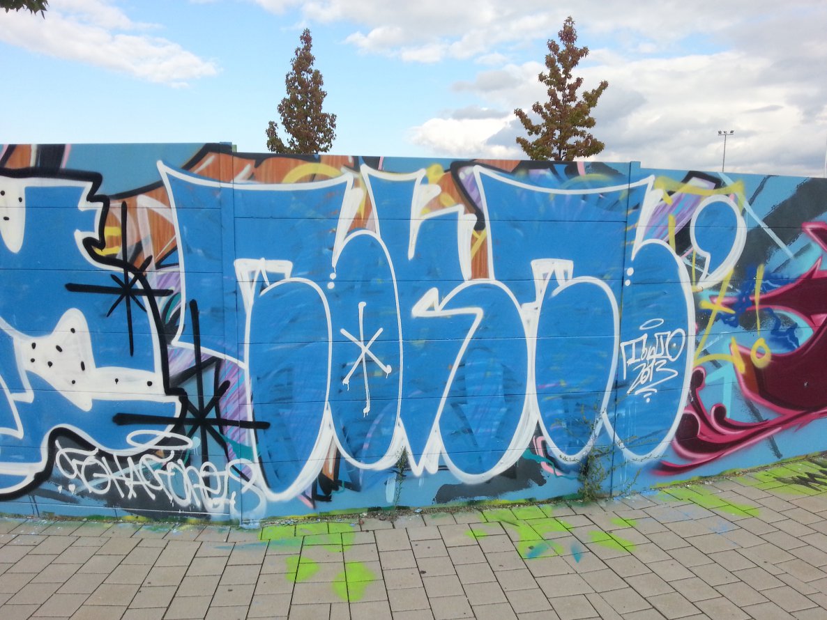 Graffiti Bombing - Photo by emilyerdbeere - ?, karlsruhe
