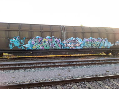 Graffiti Train - Photo by emilyerdbeere - zay, bay, jbcb