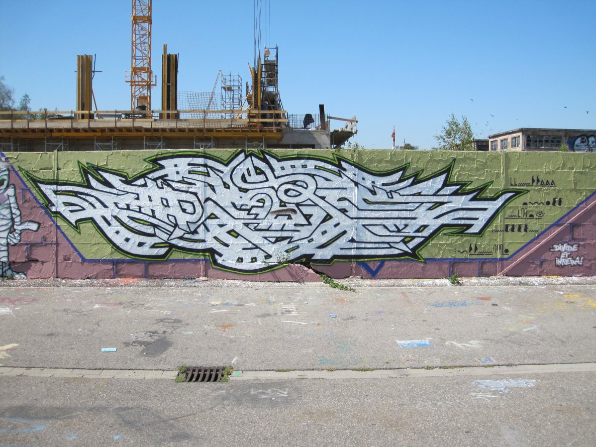 Graffiti Wall - Photo by emilyerdbeere - deore, karlsruhe