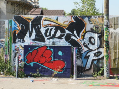 Graffiti Wall - Photo by emilyerdbeere - made, nbs, op