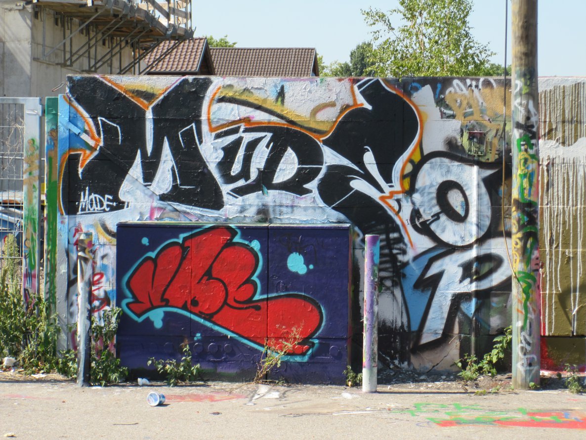 Graffiti Wall - Photo by emilyerdbeere - made, nbs, op