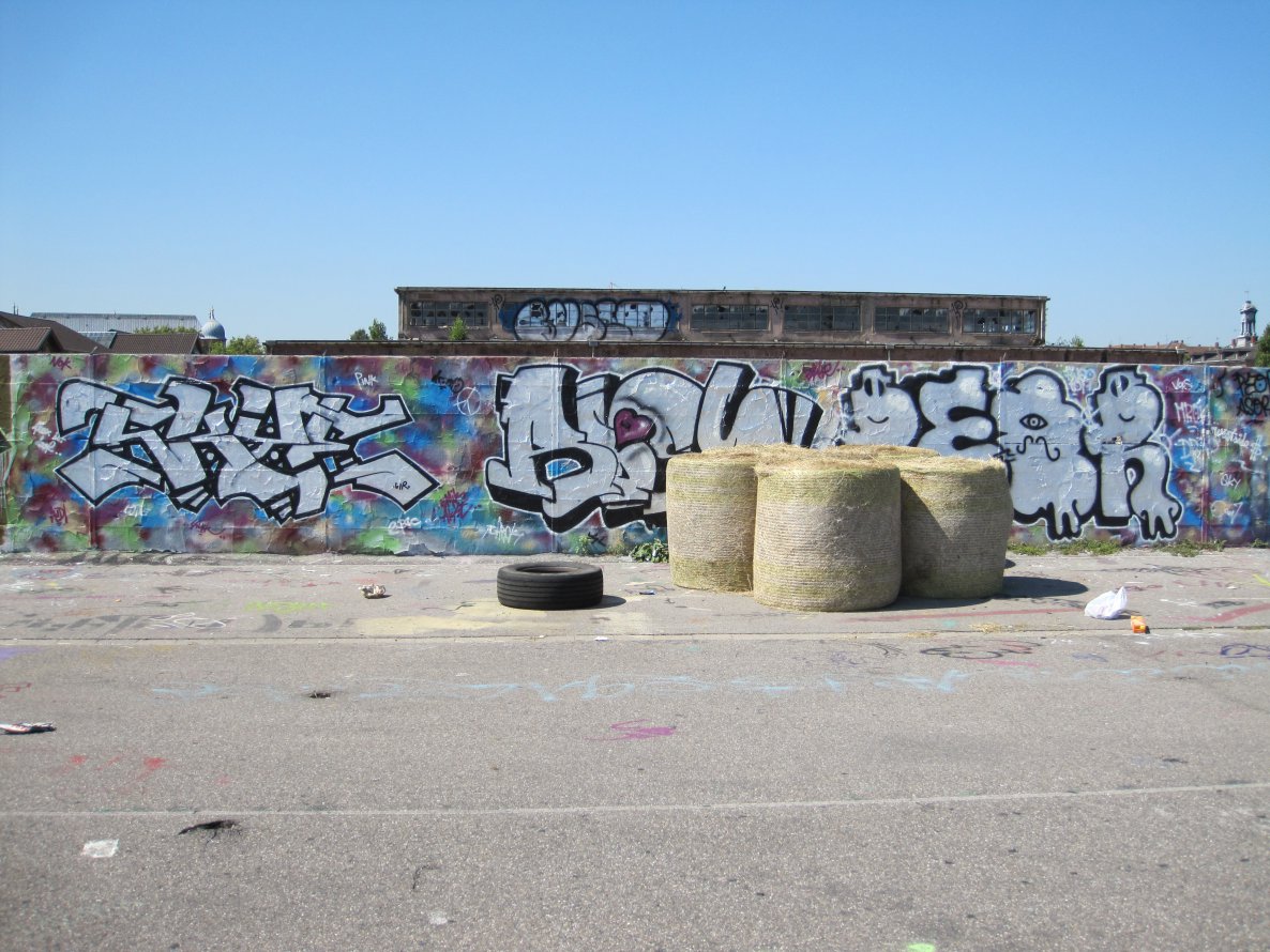 Graffiti Wall - Photo by emilyerdbeere - skye, ros., reor