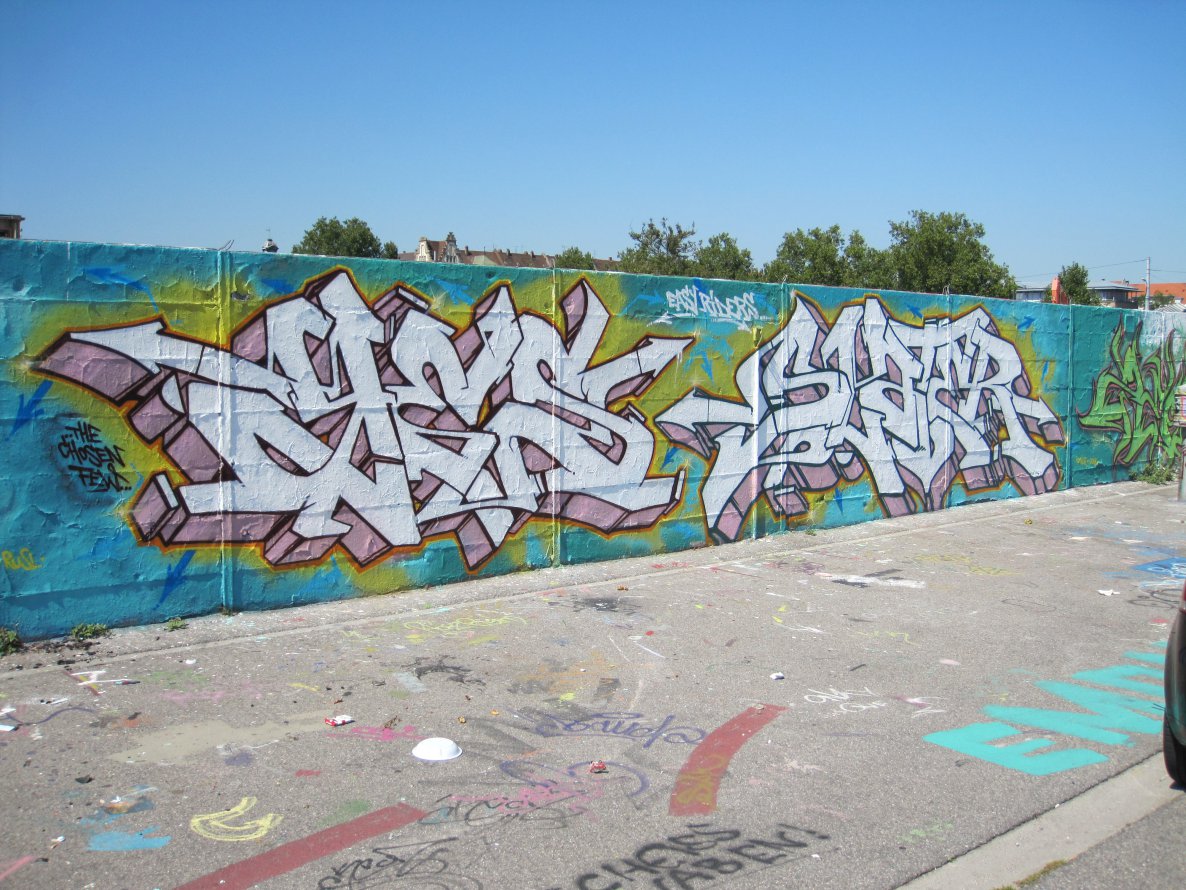 Graffiti Wall - Photo by emilyerdbeere - yes, slater, karlsruhe