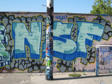 Graffiti Bombing - Photo by emilyerdbeere - nsf, karlsruhe