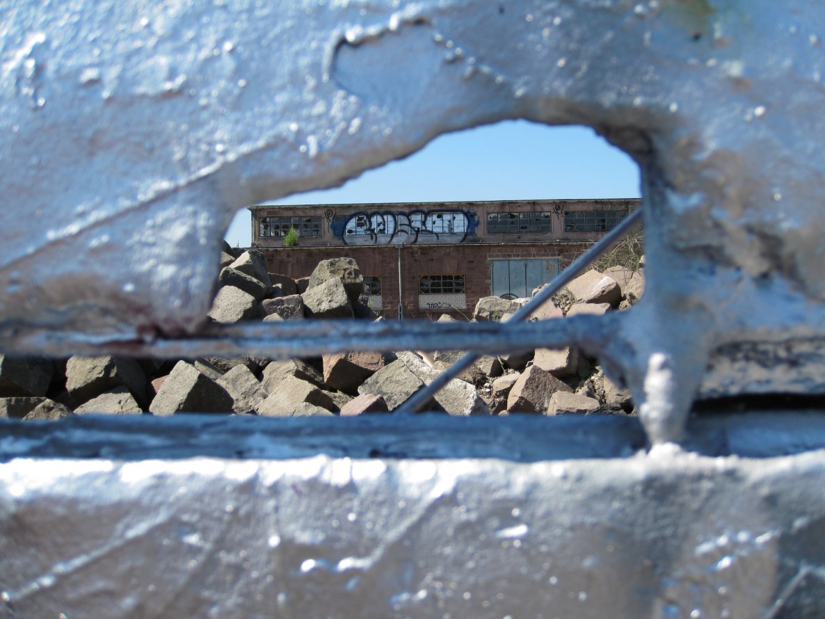 Graffiti Bombing - Photo by emilyerdbeere - cesy, karlsruhe