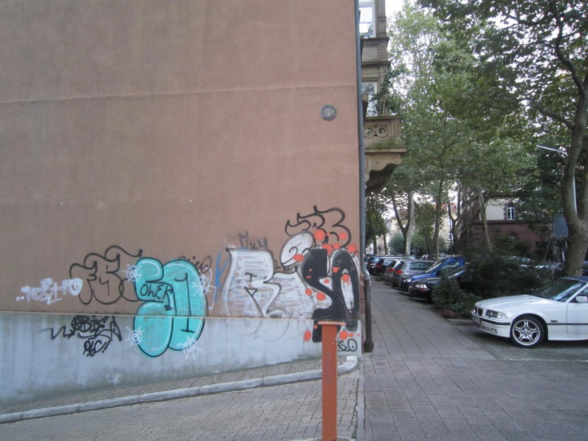Graffiti Bombing - Photo by emilyerdbeere - so, riso, karlsruhe