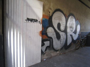 Graffiti Bombing - Photo by emilyerdbeere - sr, karlsruhe