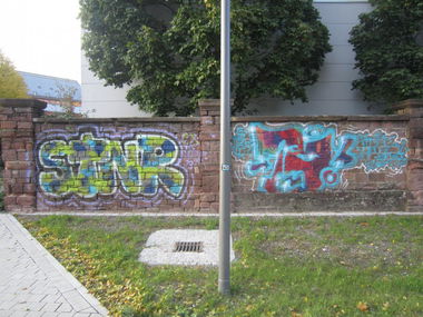 Graffiti Bombing - Photo by emilyerdbeere - stnr, stoner, to