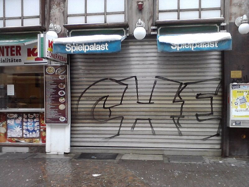 Graffiti Bombing - Photo by emilyerdbeere - che, karlsruhe