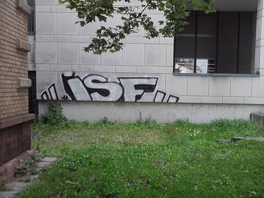 Graffiti Bombing - Photo by emilyerdbeere - isf, karlsruhe