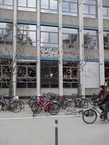 Graffiti Bombing - Photo by emilyerdbeere - ck, karlsruhe