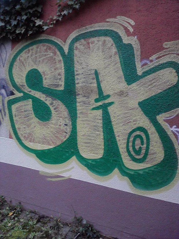 Graffiti Bombing - Photo by emilyerdbeere - sa, karlsruhe