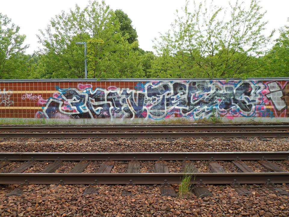 Graffiti Bombing - Photo by emilyerdbeere - techo, 3gon, karlsruhe