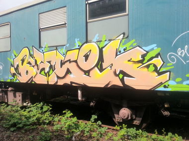 Graffiti Train - Photo by emilyerdbeere - besik, karlsruhe