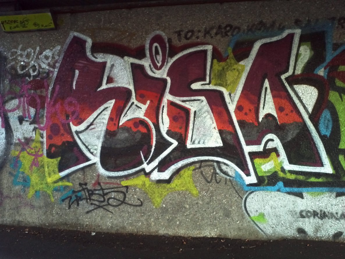 Graffiti Wall - Photo by emilyerdbeere - riso, fbs, karlsruhe