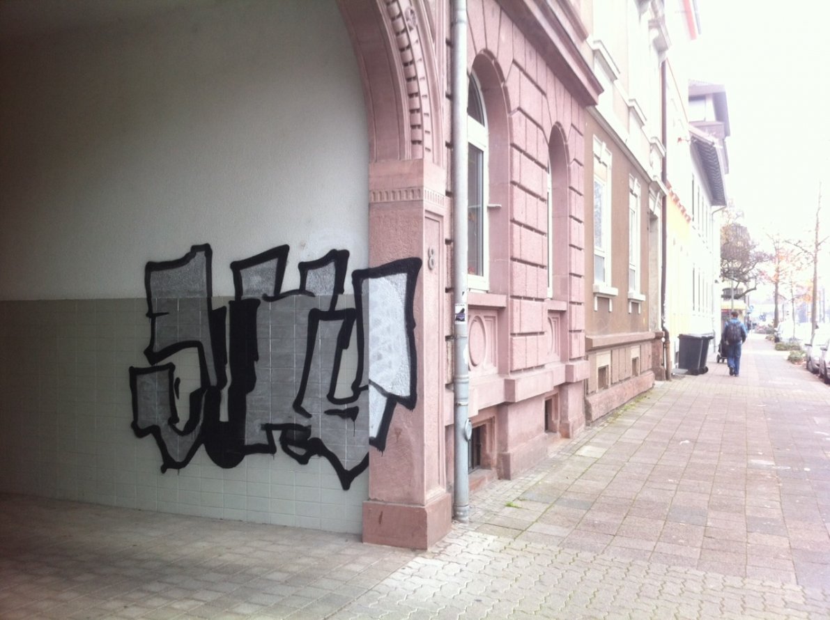 Graffiti Wall - Photo by emilyerdbeere - juhu, karlsruhe