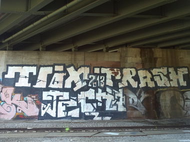 Graffiti Wall - Photo by emilyerdbeere - trixer, trash, techo