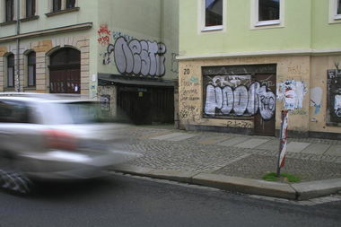 Graffiti Bombing - Photo by endweek - Nesti, Poor (2013)