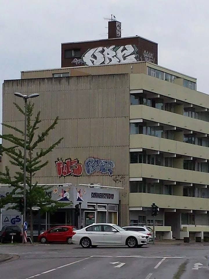 Graffiti Bombing - Photo by energis - NRG, Trust, Beks (2012)