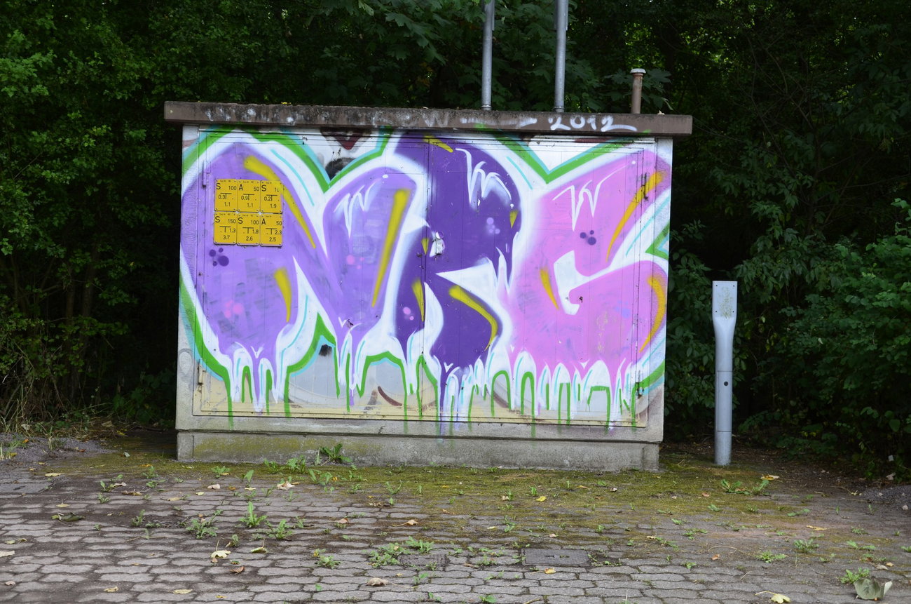 Graffiti Wall - Photo by energis - NRG, Beks, Trust (2012)