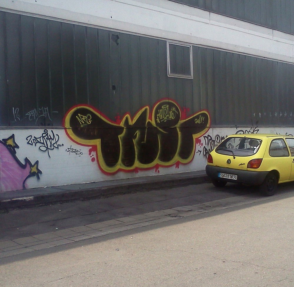 Graffiti Bombing - Photo by energis - Trust, NRG (2011)