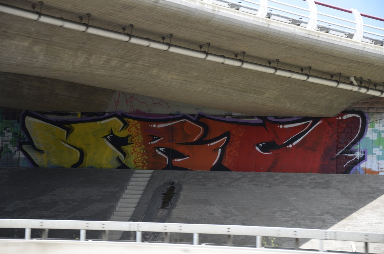 Graffiti Wall - Photo by energis - NRG, Trust, Senz (2013)
