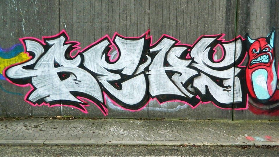 Graffiti Bombing - Photo by energis - Beks, NRG (2012)