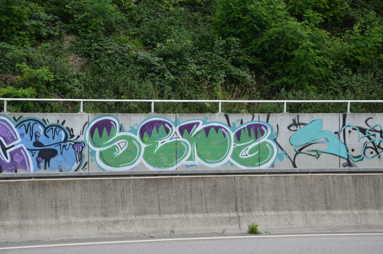 Graffiti Wall - Photo by energis - Senz, NRG (2012)